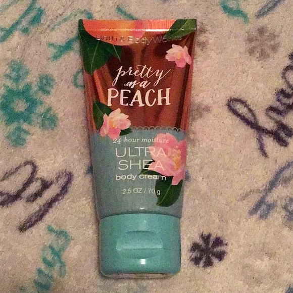 Bath & Body Works : pretty as a peach body cream - Picture 2 of 3